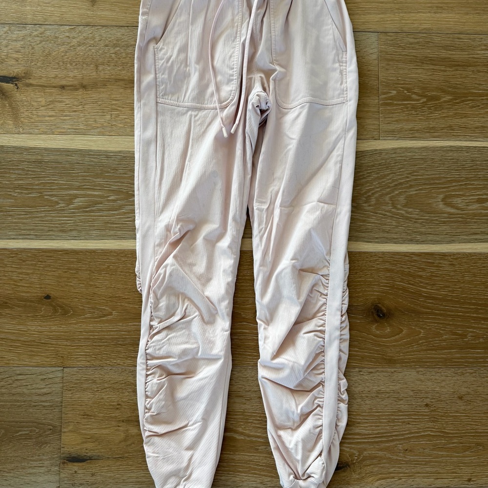 Lululemon Women's Jogger Dance Studio Pink Size 2